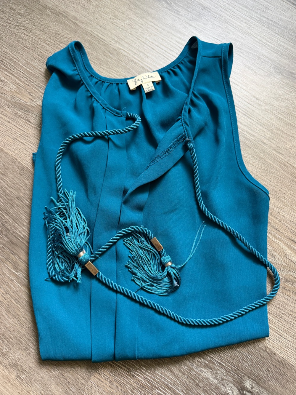 Lily White Sleeveless Tassel Blouse – Size Small